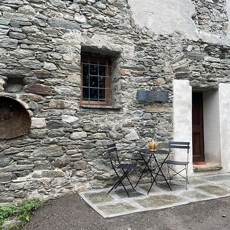 La Torre Colombaia - Monumento Del 1400 Apartment Arnad Exterior photo